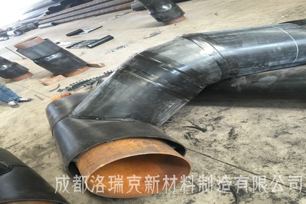 聚氨酯保溫管外護(hù)套預(yù)制三通彎頭區(qū)